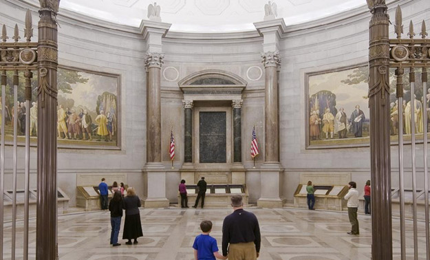 National Archives Building and Museum - Free Washington, DC Museum with Constitution, Declaration of Independence and Bill of Rights